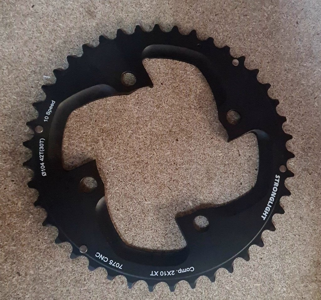 PLATO Stronglight 104x4 30dts NEGRO