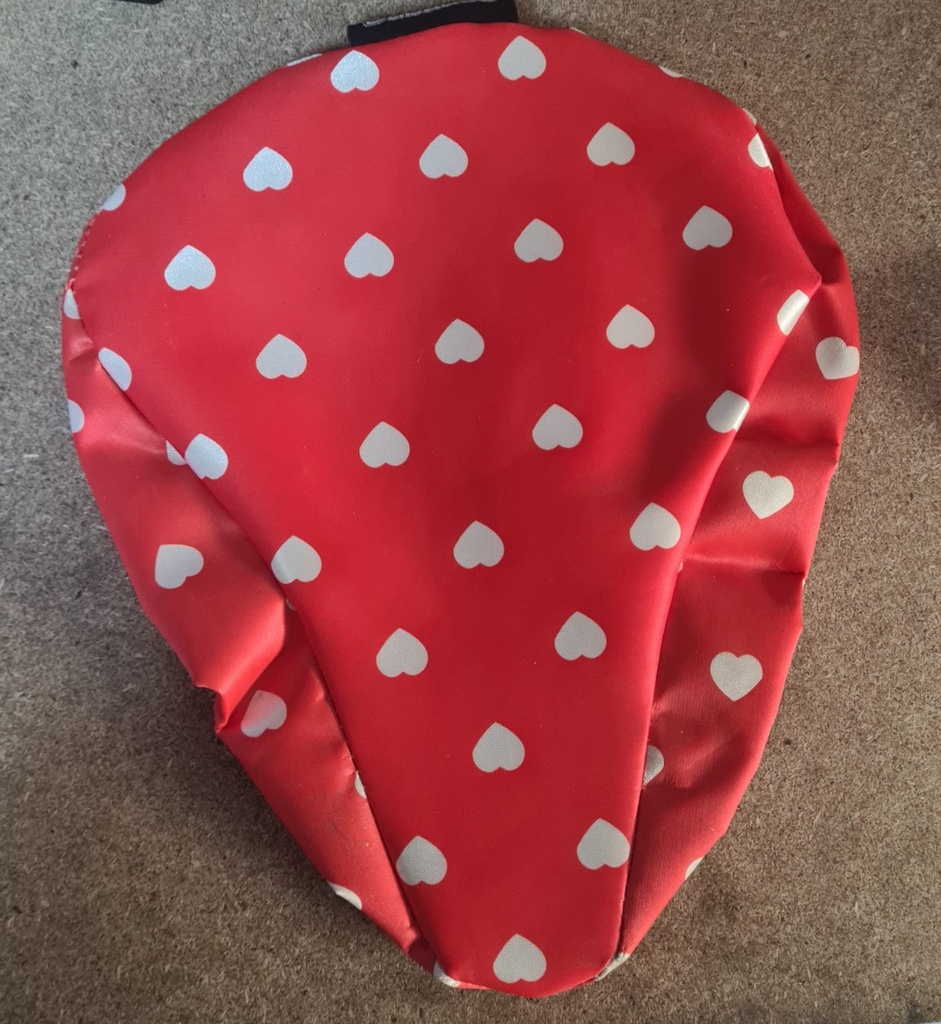 Funda de sillin rojo corazones