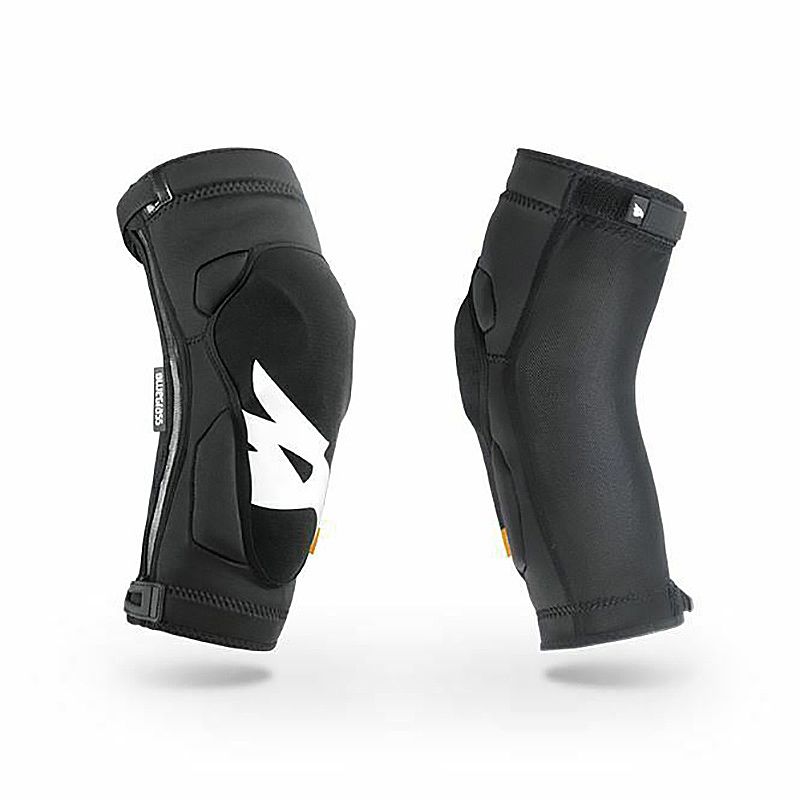 RODILLERA BLUEGRASS SOLID D30 NEGRO XS (37-40)